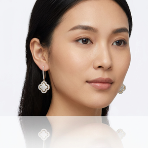ต่างหูเพชรทรงกลมธรรมชาติรูปโคลเวอร์สำหรับผู้หญิง น้ำหนัก 1.30 กะรัต ต่อกัน 925 เงินสเตอร์ลิงชุบเหลือง ประดับเพชรแบบหนามเตย ทันสมัย ขายส่ง - Product Image 2