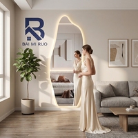 Miroir LED ondulé irrégulier pleine longueur, miroir intelligent en forme de nuage, décoration murale pour hôtel de luxe, boutique, salon, cabine d'essayage