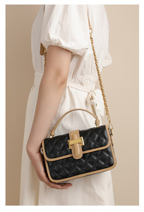 Nouvelle petite pochette à la mode-Sac à main à bandoulière polyvalent à la mode avec fermeture à glissière en matériau PU Capacité de 1-1.9L - Product Image 5