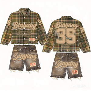 Completo da Uomo Personalizzato di Alta Qualità: <span class=keywords><strong>Camicia</strong></span> a Quadri con Logo, Pantaloncini in <span class=keywords><strong>Jeans</strong></span>, Tuta Corta con Bottoni Decorati in Strass - Product Image 1