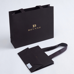 Sac en papier noir de luxe personnalisé avec votre logo pour bijoux et cadeaux, idéal pour la vente en gros - Marque Boyang - Product Image 3