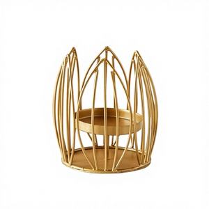 Élégante lanterne en métal avec panneaux en verre pour bougies |   Éclairage décoratif imperméable et durable pour la maison, les cafés et les restaurants, idéal pour le Ramadan - Product Image 1