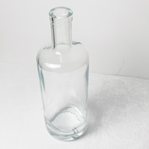 Botellas de Vidrio Vacías de 700 ml y 750 ml para Whisky, Vodka y Ginebra, Personalizables con su Logotipo - Product Image 6