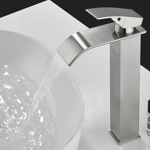Grifo de cascada de un solo orificio de acero inoxidable 304 con una sola manija para lavabo de baño. - Product Image 4