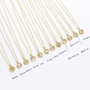 Chaîne à maillons en laiton plaqué or 18 carats avec lettres anglaises personnalisées et signes du zodiaque, vente en gros R.GEM. Collier avec pendentif - Product Image 2