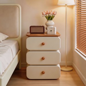 Table <span class=keywords><strong>de</strong></span> chevet ultra-étroite en bois massif, nouvelle armoire <span class=keywords><strong>de</strong></span> rangement ultra-étroite pour chambre à coucher, style bois naturel crème - Product Image 1