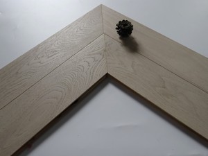Grade ABC ! Facile à nettoyer pour les sols en <span class=keywords><strong>bois</strong></span> d'ingénierie Plancher en <span class=keywords><strong>bois</strong></span> <span class=keywords><strong>de</strong></span> chêne Plancher en <span class=keywords><strong>bois</strong></span> massif Chevron Plancher en <span class=keywords><strong>bois</strong></span> écologique <span class=keywords><strong>Parquet</strong></span> - Product Image 4