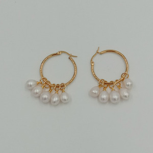 7-8mm <span class=keywords><strong>di</strong></span> alta qualità <span class=keywords><strong>di</strong></span> riso <span class=keywords><strong>perla</strong></span> naturale <span class=keywords><strong>con</strong></span> acciaio inossidabile 18k placcatura in oro <span class=keywords><strong>orecchino</strong></span> per <span class=keywords><strong>la</strong></span> <span class=keywords><strong>ragazza</strong></span> <span class=keywords><strong>di</strong></span> arte - Product Image 3