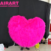 Cœur gonflable en peluche rose. Ballon cœur gonflable en peluche pour événement thématique à suspendre.