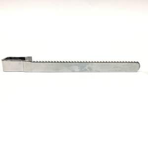 Cerradura de Empuje para Vitrina de Zinc de 4-1/2 Pulgadas, Acabado DC, Diseño Tradicional, Fácil Instalación para Uso en Cocina - Product Image 6