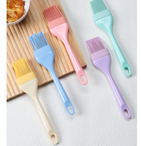 Pinceau de cuisine en silicone de qualité alimentaire, résistant à la chaleur et non toxique, pour badigeonner, pâtisserie, barbecue et crème, pour une utilisation alimentaire sûre - Product Image 1