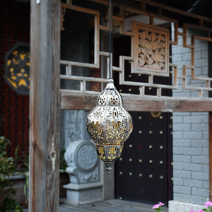 Décorations extérieures marocaines étanches en métal Lampes solaires suspendues vintage Lanterne solaire décorative de jardin extérieur - Product Image 6