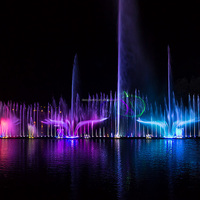 Fontaine musicale moderne en acier inoxydable DEWY, design populaire, grande taille, avec projection, pour usage commercial extérieur (lac/rivière/villa/hôtel)