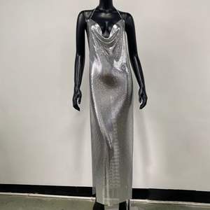 Vestido de fiesta de noche con abertura lateral de cota de metal con cuello Halter negro Vestido de cadena púrpura para mujer - Product Image 6