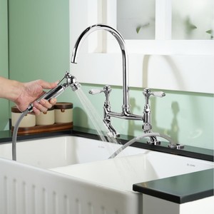 <span class=keywords><strong>Robinet</strong></span> d'eau chaude et froide tout <span class=keywords><strong>cuivre</strong></span> pont français rétro de cuisine 3 trous rotatif double poignée avec pistolet pulvérisateur latéral - Product Image 2