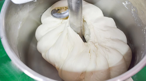 Pétrin de boulangerie 50 kg, mélangeur à spirale robuste <span class=keywords><strong>pour</strong></span> la préparation de pâtes à pain, biscuits et pizzas - Product Image 2