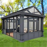 Solarium professionnel en aluminium pour l'extérieur, avec toit triangulaire en verre, cadre de fenêtre personnalisé et design moderne