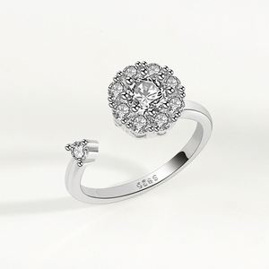 Anillo Giratorio Ajustable de Circonita Cúbica con Diamantes Redondos para Calmar la Ansiedad y el Estrés, Anillo Antiestrés - Product Image 5