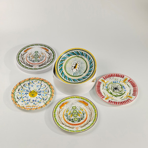 Ensemble de 4 assiettes à dîner en porcelaine fine de la série D européenne, best-seller - Product Image 1