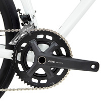 Vélo de route C6 haute performance 24 vitesses - Cadre en aluminium Fourche en fibre de carbone Freins à disque hydrauliques Prix abordable Vente flash