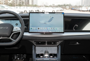 BYD Hiace 07 EV: Exterior Gris con Interior Negro, Alta Velocidad - Product Image 4