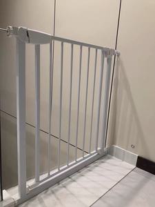 Cancello del bambino per porte e scale a pressione cancello di sicurezza <span class=keywords><strong>porta</strong></span> per bambino e animale domestico - Product Image 5