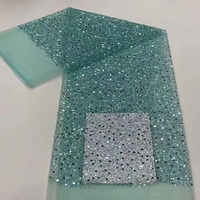 Tissu brodé de perles vert émeraude, tissu à paillettes irisées pour robes de mariée, tissu en maille à paillettes pour spectacles de scène