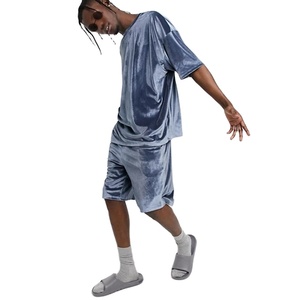 Chándal de manga corta para hombre, camiseta con pantalones cortos, conjuntos dobles, chándal corto de terciopelo - Product Image 1