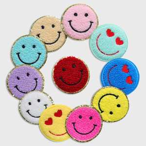 Parche Bordado de Chenilla con Reverso de Plástico, Diseño de Dibujos Animados, Letras y Formas de Sonrisa y Corazón, Superventas - Product Image 1