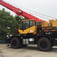 Grue tout-terrain tendance SRC1100T 110T 56m pour le levage de modules de plateformes offshore et les travaux de maintenance de raffineries