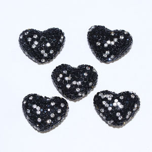 4 couleurs <span class=keywords><strong>de</strong></span> perles en argile en forme <span class=keywords><strong>de</strong></span> cœur en vrac pour le bricolage <span class=keywords><strong>de</strong></span> colliers, <span class=keywords><strong>de</strong></span> boucles d'oreilles et <span class=keywords><strong>de</strong></span> bracelets. - Product Image 5