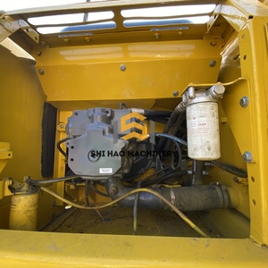 บริการหลังการขายสำหรับโครงการโครงสร้างพื้นฐาน รถขุดไฮดรอลิกแบบตีนตะขาบมือสอง โคมัตสึ PC200 ขนาด 20 ตัน พร้อมหัวขุดหลัง - Product Image 5