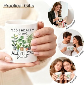 Mug à café <span class=keywords><strong>en</strong></span> céramique amusant pour les amoureux des plantes, 12 oz, avec la citation « Oui, j'ai <span class=keywords><strong>vraiment</strong></span> <span class=keywords><strong>besoin</strong></span> de toutes ces plantes » pour les jardiniers, les mamans et les papas plantes. - Product Image 4