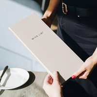 Porte-menu demi-A4 style minimaliste pour pub et café, taille personnalisable, couverture de menu avec marquage à chaud