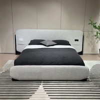 Lit double en bois massif Gainsville Furniture 1,8 m, style minimaliste italien, crème, pour chambre principale, lit moderne en tissu avec cadre de style doux