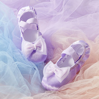 Sepatu Balet Satin Pink Berkualitas Tinggi untuk Anak Perempuan, Lembut dan Nyaman, Sepatu Tari Anak untuk Pertunjukan Sekolah dan Resital dengan Pita