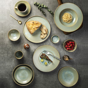 YAYU قابل للتخصيص درجة حرارة عالية ريترو تايلاندي ملون سيراميك دائري برنش أخضر أزرق أطباق عشاء للمطاعم - Product Image 6