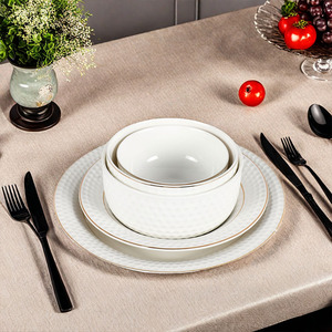 Collection de bols de golf minimalistes japonais en argile de Chaozhou de cuisson moyenne, avec accents en or 24 carats, poli miroir, 4,5 pouces, solution de vaisselle empilable - Product Image 1