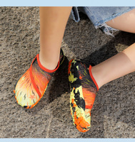 Sandales Enfant Tendance 2026 Motif Éclair Dégradé Chaussures Pieds Nus Plage Natation Surf Camping Support OEM ODM Vente en Gros