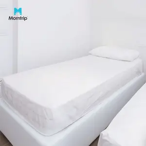 酒店防水一次性床单套装白色无纺布床，带枕套被褥床单