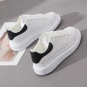 <span class=keywords><strong>Scarpe</strong></span> <span class=keywords><strong>Sportive</strong></span> Casual Unisex di Lusso, <span class=keywords><strong>Eleganti</strong></span> e Comode in Pelle di Alta Qualità con Suola Spessa, Chiusura con Lacci, Aumentano l'Altezza - Product Image 3