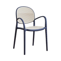 Chaise de salle à manger d'extérieur moderne, colorée, légère, portable, en plastique, empilable, avec accoudoirs, pour usage en terrasse
