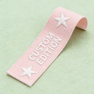 <span class=keywords><strong>Etichette</strong></span> <span class=keywords><strong>Tessute</strong></span> Personalizzate, <span class=keywords><strong>Etichette</strong></span> Ricamate a Fiocco per Abbigliamento, <span class=keywords><strong>Etichette</strong></span> Decorative Personalizzate per Marchi di Abbigliamento - Product Image 3