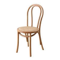 Chaise de salle à manger moderne en rotin tressé avec structure en bois courbé, durable et stable, pour la maison
