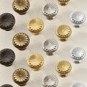 Poignée vintage à trou unique en laiton massif pour tiroir et porte de luxe classiques - Product Image 4