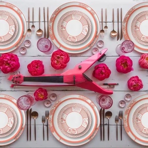 Vente en gros de plats en porcelaine fine rose classique européenne pour mariages - Product Image 1