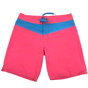 Shorts de plage tendance pour hommes, durables et à séchage rapide, avec poches fonctionnelles pour le surf et les vacances tropicales - Product Image 1