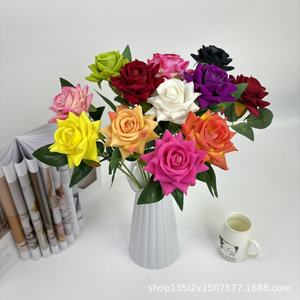 Flores Artificiales Qiye, Rosa de Terciopelo Pequeña para Esquina, Rosa de Seda, Decoración para Bodas y Hogar, Estilo Romántico Moderno - Product Image 4