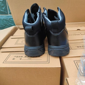 รองเท้าฝึกซ้อมฤดูร้อนสำหรับผู้ชาย สีดำ ตาข่าย หุ้มข้อสูง พื้นยาง ส้นเตี้ย รองเท้าบูทออกกำลังกาย - Product Image 2