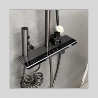 Système de douche gris anthracite avec affichage numérique LED, commande à touches piano, pommeau de douche pluie, douchette à main et pistolet de pulvérisation pour salle de bain